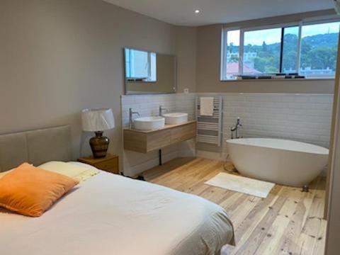 Magnifique Appartement Entierement Neuf Centre Ville Cannes เลอกันเนต์ ภายนอก รูปภาพ